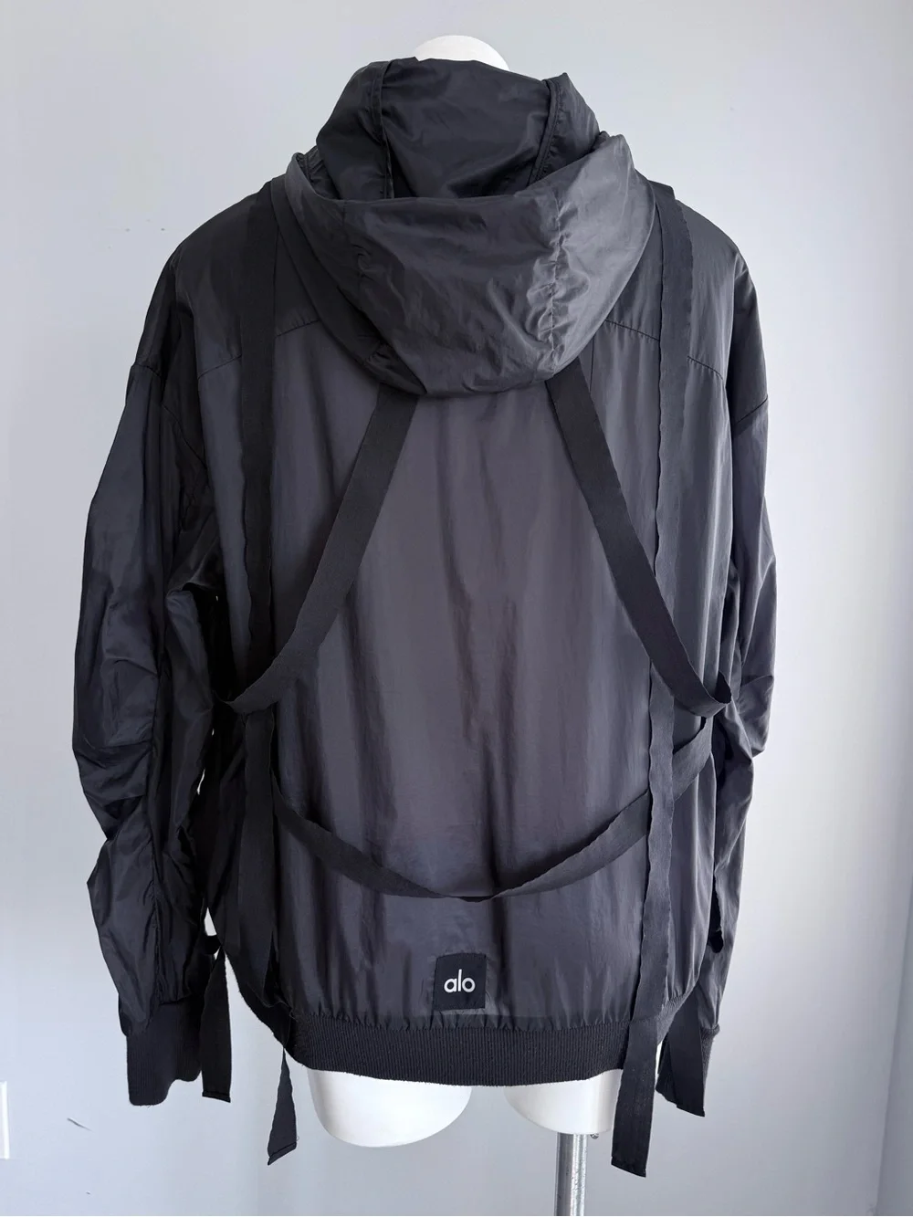 Alo Yoga Sway Jacket Black XL Strap Detail Shine Finish Streetwear Luxe Hooded